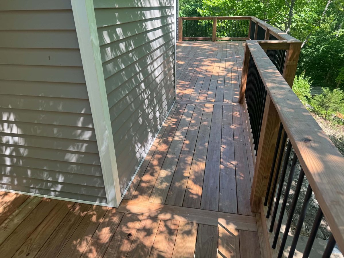 CedarTone deck stairs and railing